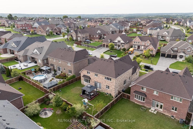 28 Stonegate Ave, Mono, L9W 6X1 | Image 3