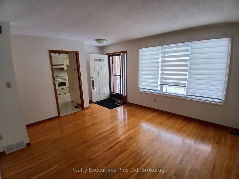 52 Alma St N, Guelph, N1H 5X1 | Image 2