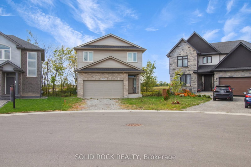 7387 Sherrilee Crescent