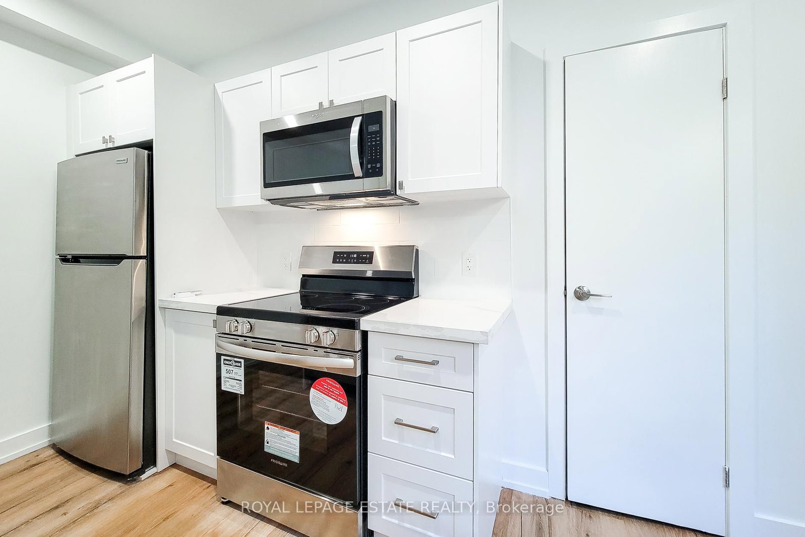 Semi-Detached House for lease at 1-1052 Barton Street, Hamilton, Ontario, L8L 3E5 - Crown Point - MLS: X12790720