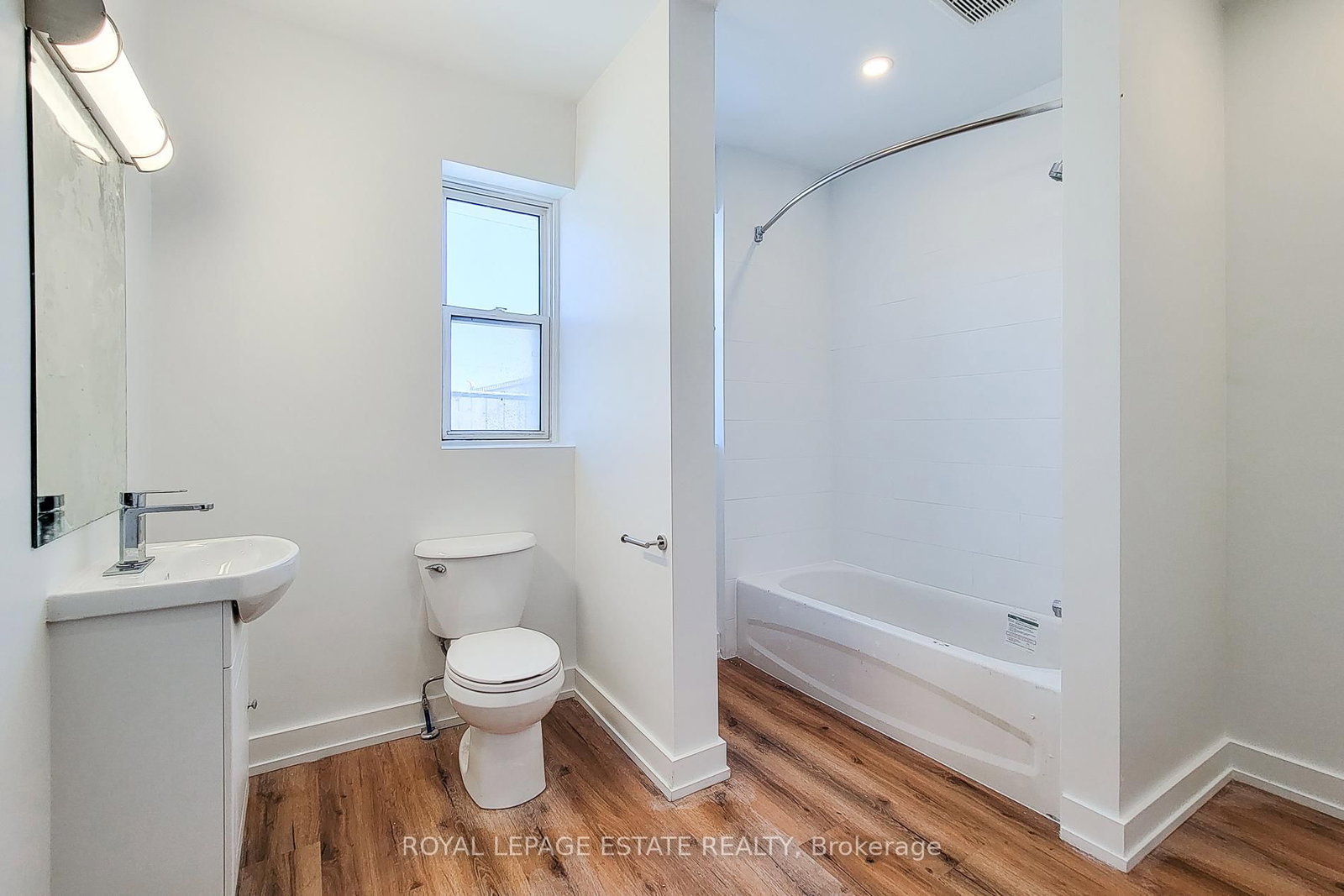 Semi-Detached House for lease at 1-1052 Barton Street, Hamilton, Ontario, L8L 3E5 - Crown Point - MLS: X12790720