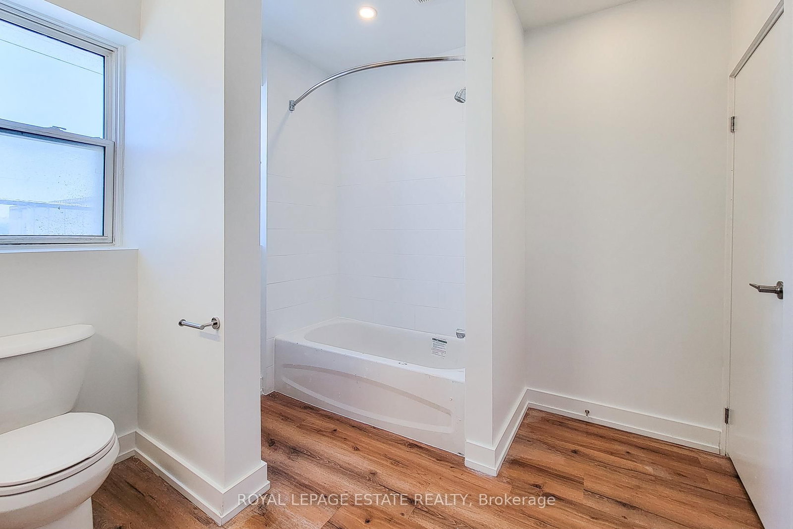 Semi-Detached House for lease at 1-1052 Barton Street, Hamilton, Ontario, L8L 3E5 - Crown Point - MLS: X12790720