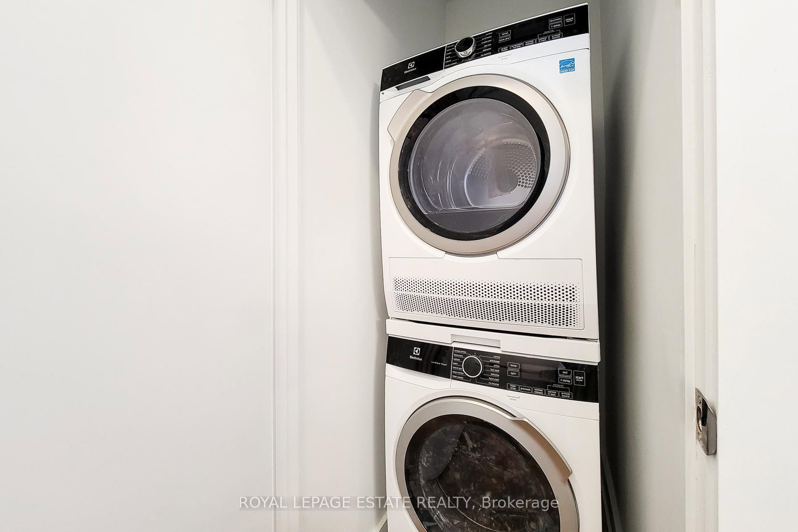 Semi-Detached House for lease at 1-1052 Barton Street, Hamilton, Ontario, L8L 3E5 - Crown Point - MLS: X12790720