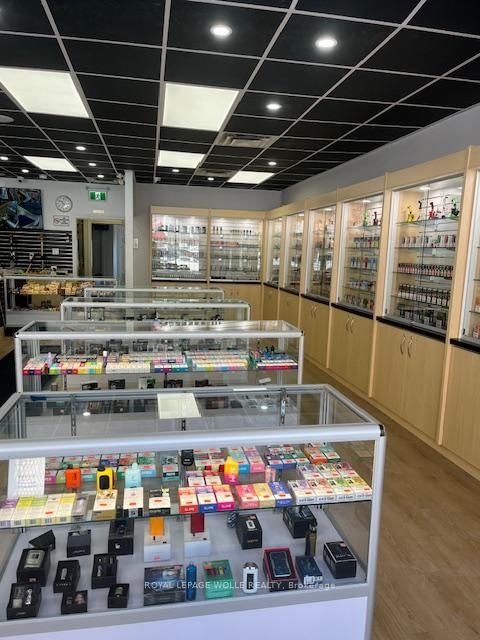 556 Stirling Ave S, Kitchener, N2M 3J6 | Image 3