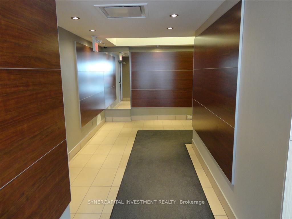 1376 Bank Street, Unit B400 - Photo 2