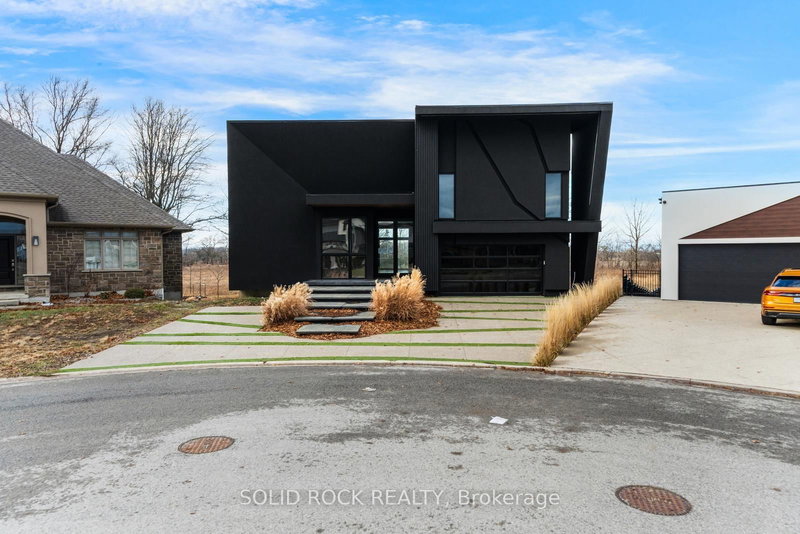 5599 Osprey Ave, Niagara Falls, L2H 0M2 | Image 2