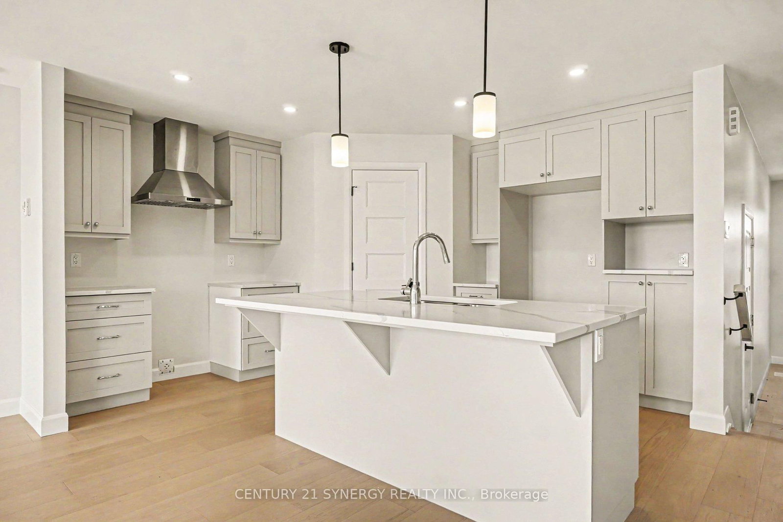 68 Helen Street • North Stormont, ON photo 4