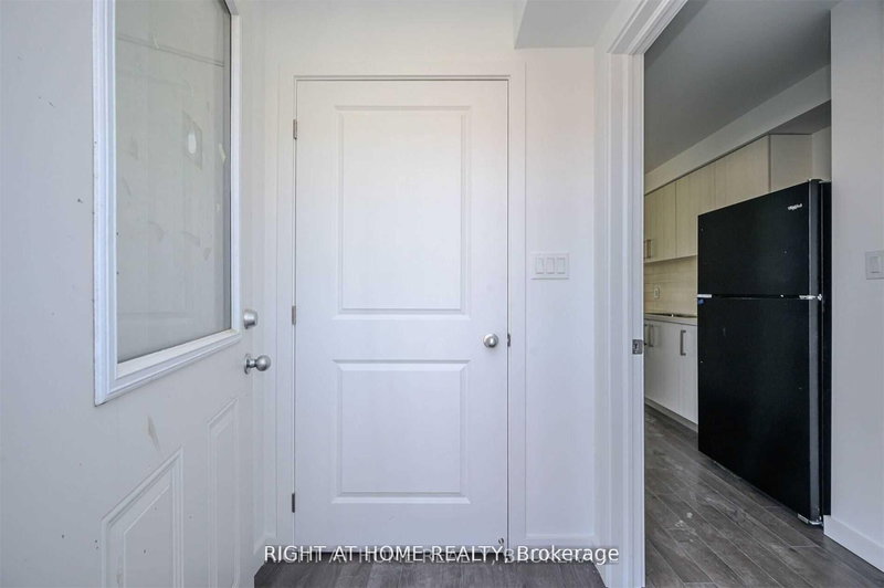 351 Chaffey St, Welland, L3B 0K5 | Image 2