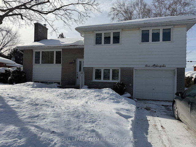 1166 Castle Hill Crescent