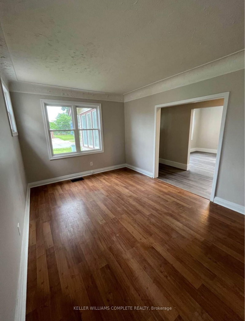 6083 Dunn St, Niagara Falls, L2G 2P3 | Image 3