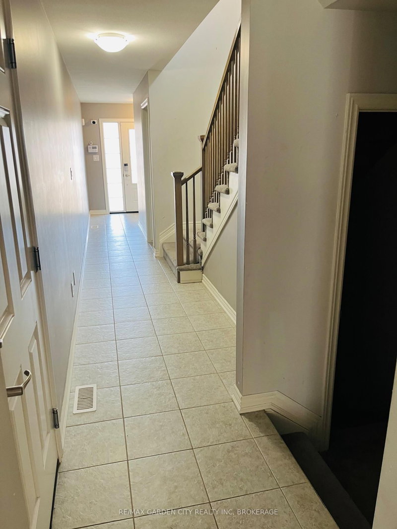 79 Heron St, Welland, L3C 0G8 | Image 2