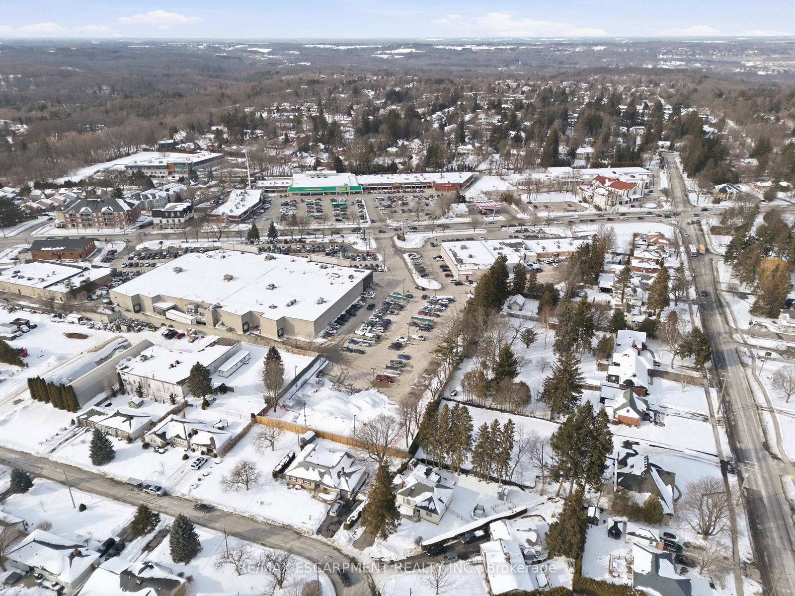 Detached House for sale at 42 Gilbert Avenue, Hamilton, Ontario, L9G 1R4 - Ancaster - MLS: X12792158