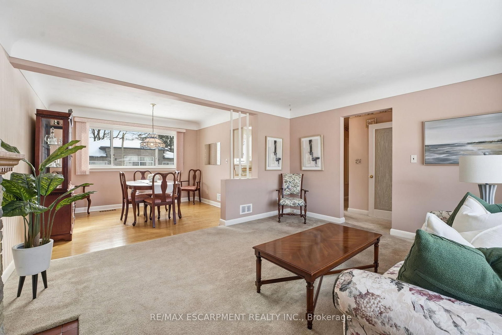 Detached House for sale at 42 Gilbert Avenue, Hamilton, Ontario, L9G 1R4 - Ancaster - MLS: X12792158