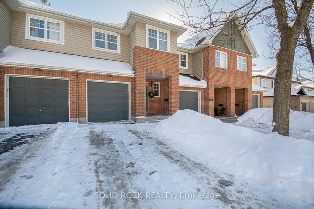 416 Cache Bay Crescent