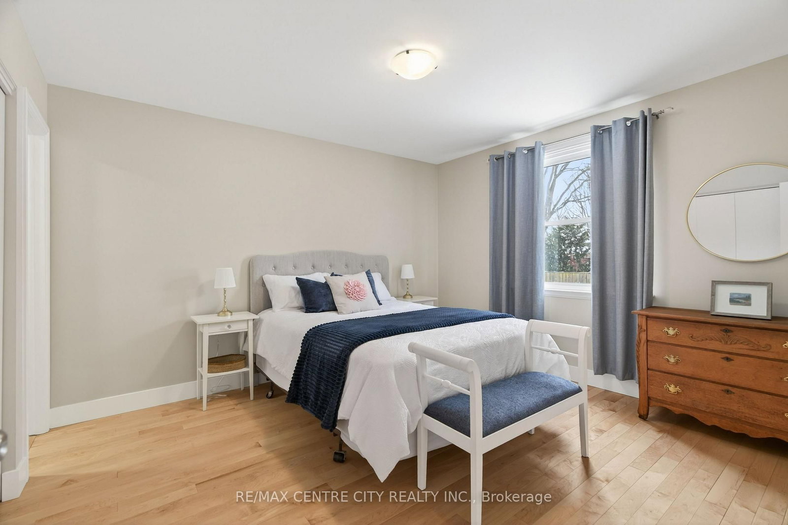 Detached House for sale at 1102 Prince Philip Drive, London North, Ontario, N6H 4E5 - North M - MLS: X12792554