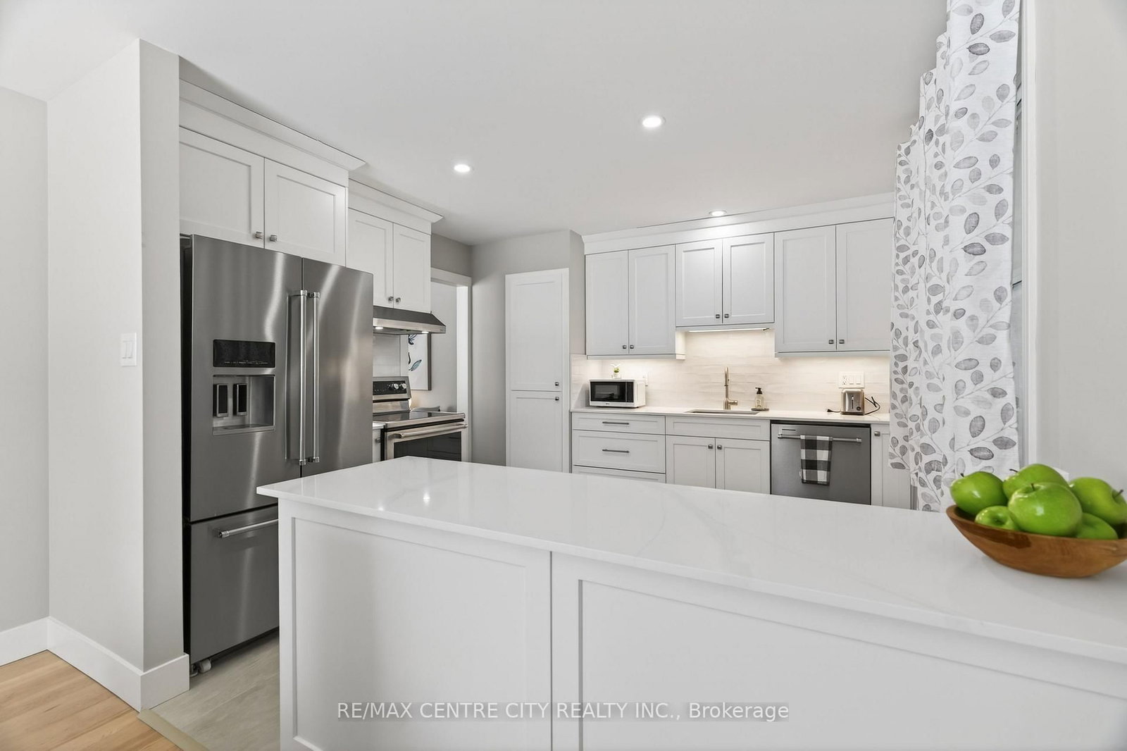 Detached House for sale at 1102 Prince Philip Drive, London North, Ontario, N6H 4E5 - North M - MLS: X12792554