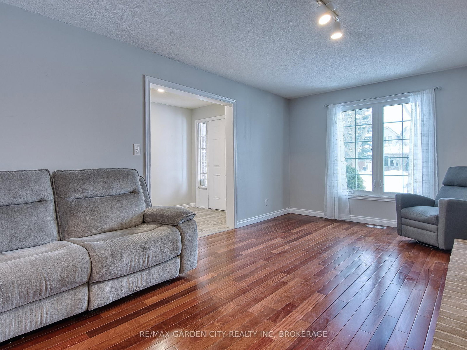 Detached House for sale at 51 Huntington Lane, St. Catharines, Ontario, L2S 3R5 - Grapeview - MLS: X12792640