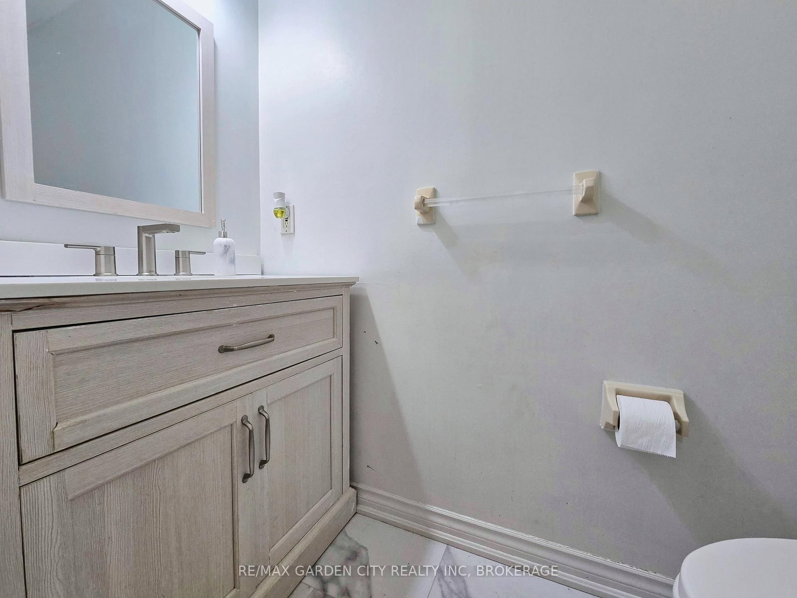 Detached House for sale at 51 Huntington Lane, St. Catharines, Ontario, L2S 3R5 - Grapeview - MLS: X12792640