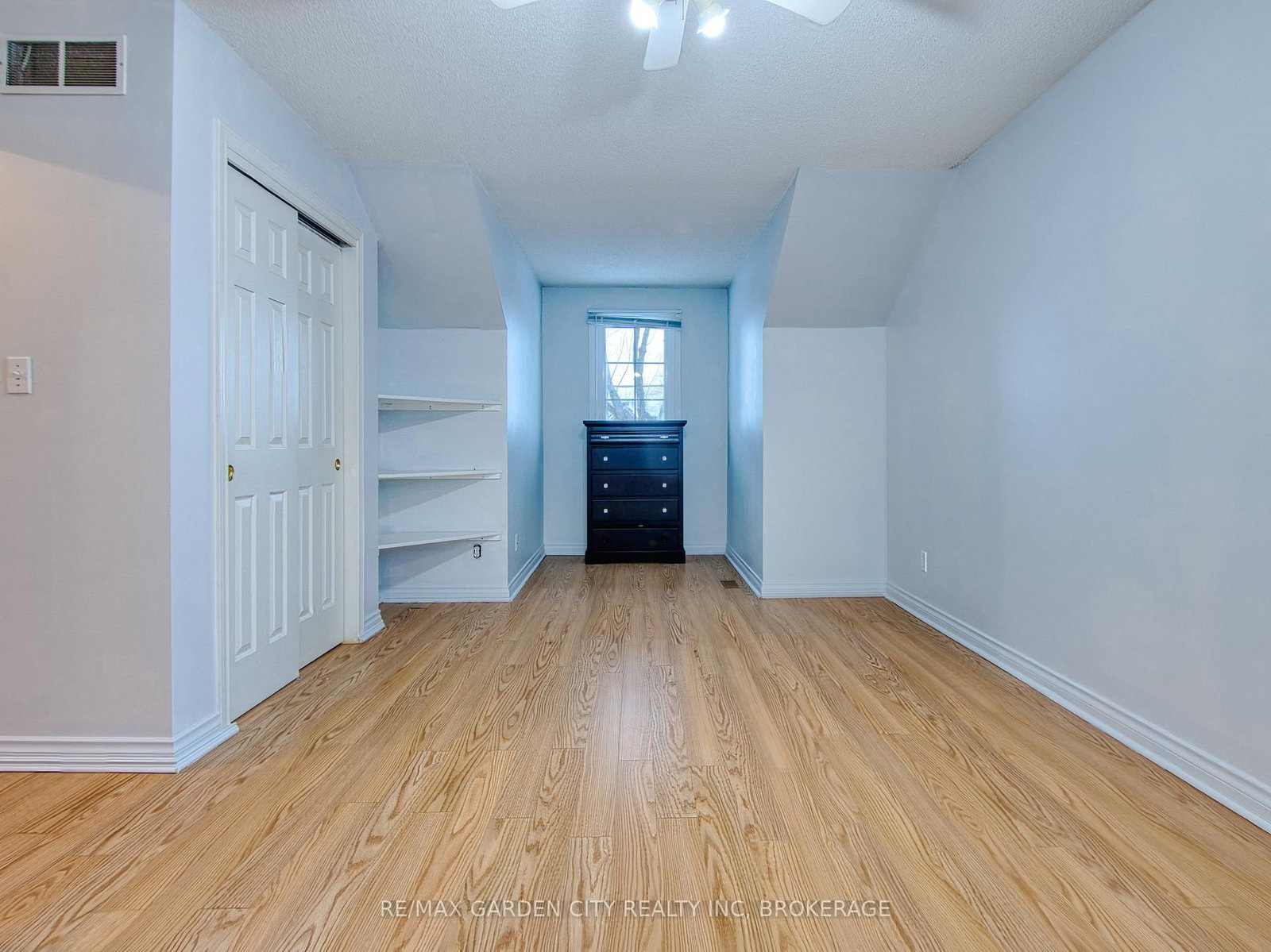 Detached House for sale at 51 Huntington Lane, St. Catharines, Ontario, L2S 3R5 - Grapeview - MLS: X12792640