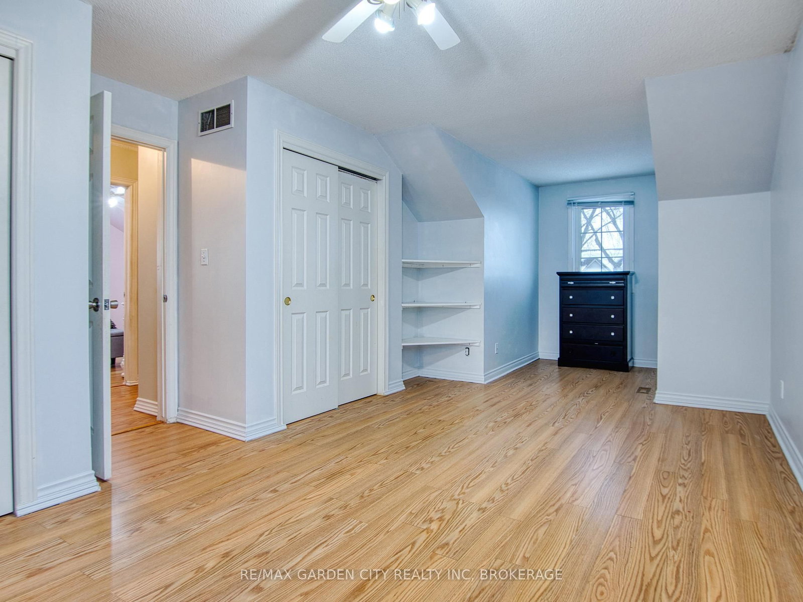 Detached House for sale at 51 Huntington Lane, St. Catharines, Ontario, L2S 3R5 - Grapeview - MLS: X12792640