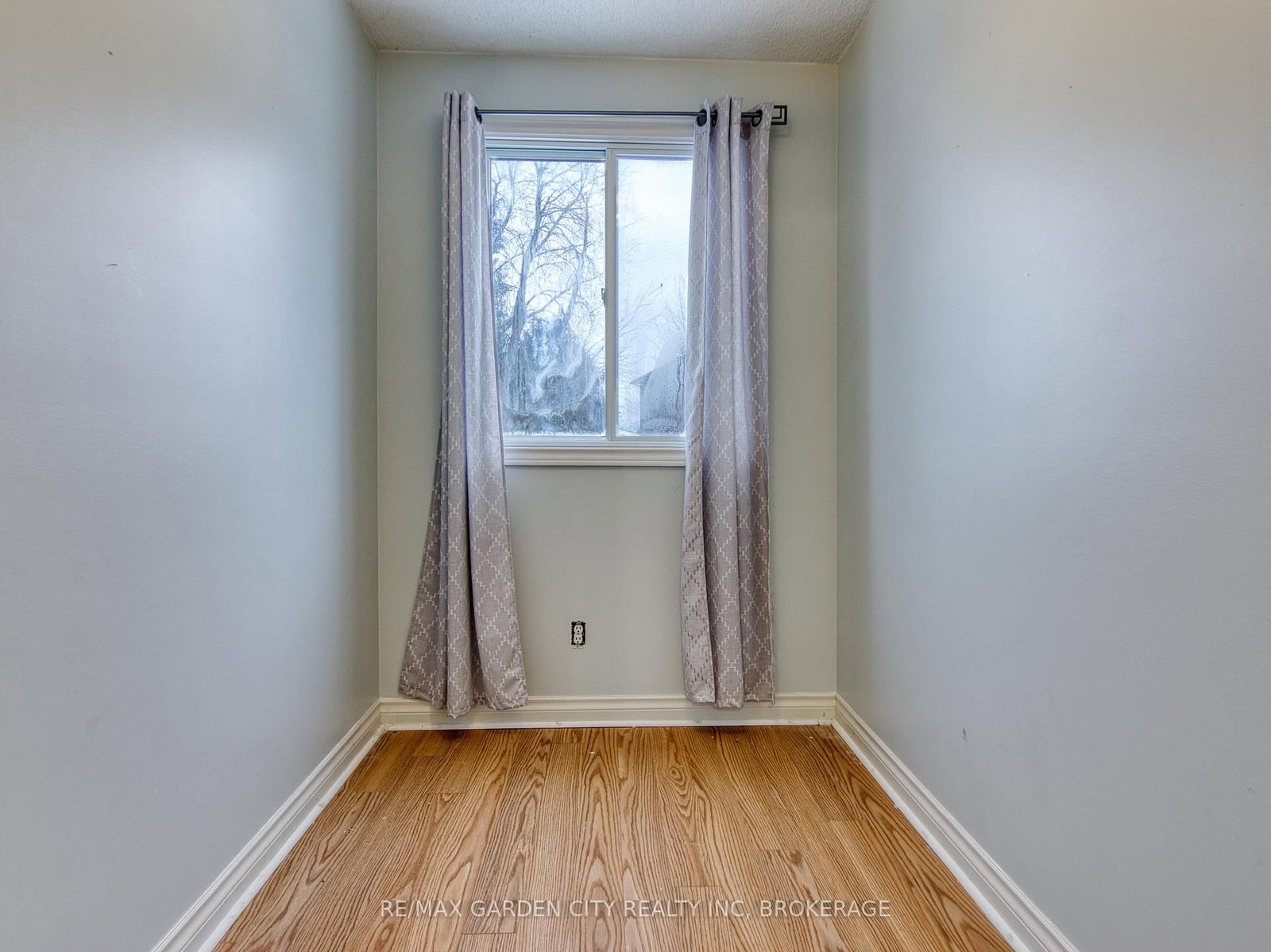 Detached House for sale at 51 Huntington Lane, St. Catharines, Ontario, L2S 3R5 - Grapeview - MLS: X12792640