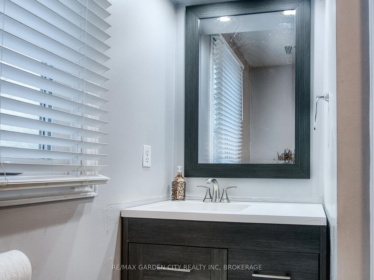 Detached House for sale at 51 Huntington Lane, St. Catharines, Ontario, L2S 3R5 - Grapeview - MLS: X12792640