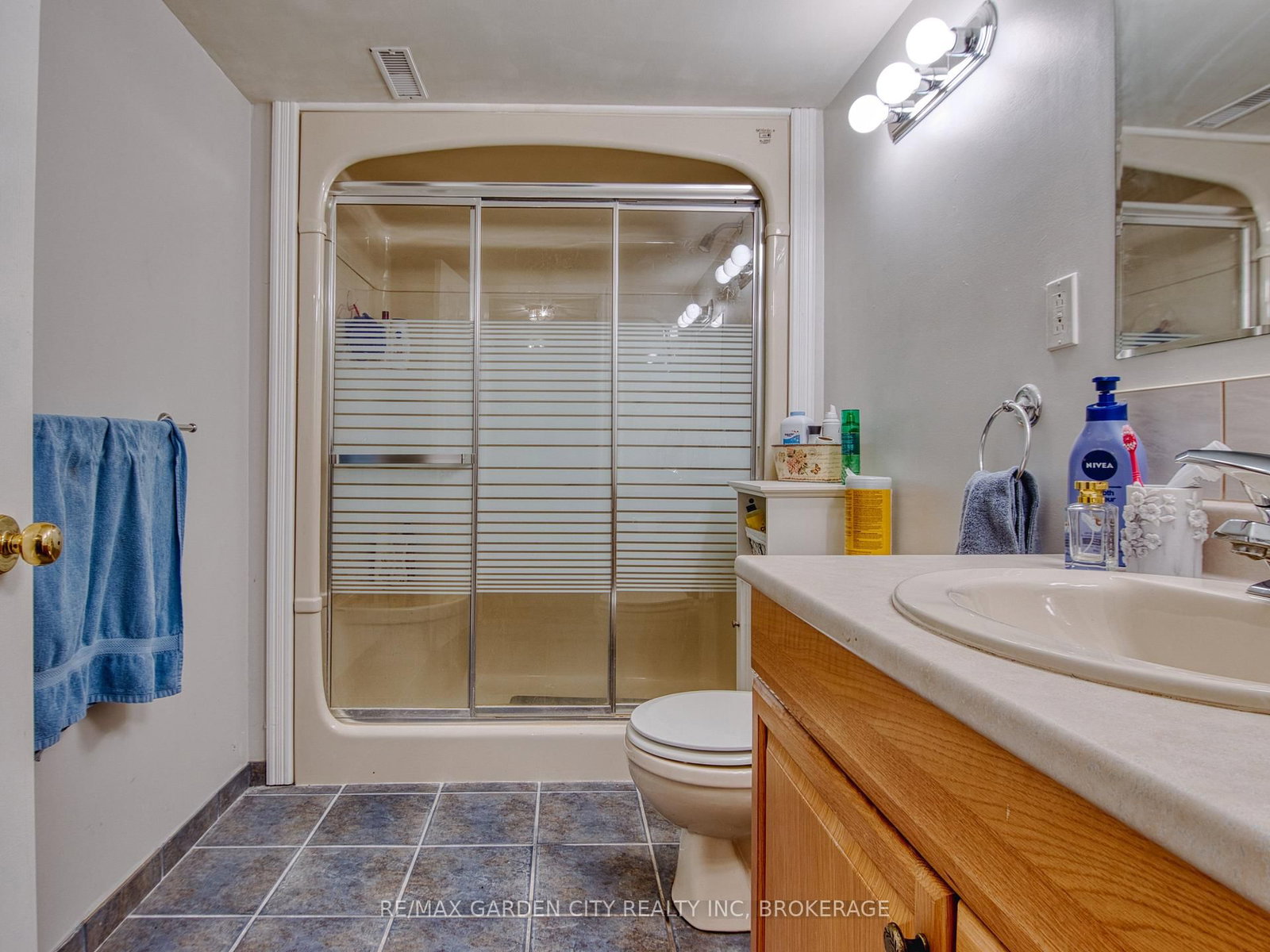 Detached House for sale at 51 Huntington Lane, St. Catharines, Ontario, L2S 3R5 - Grapeview - MLS: X12792640