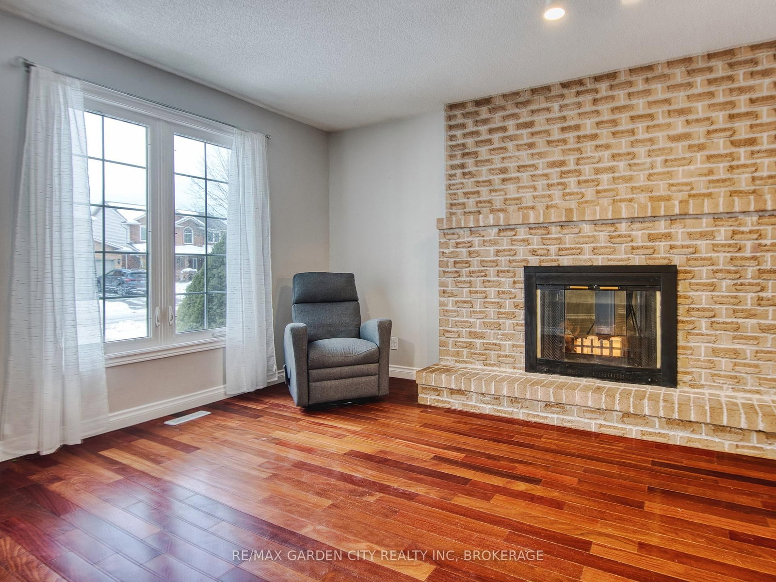 Detached House for sale at 51 Huntington Lane, St. Catharines, Ontario, L2S 3R5 - Grapeview - MLS: X12792640