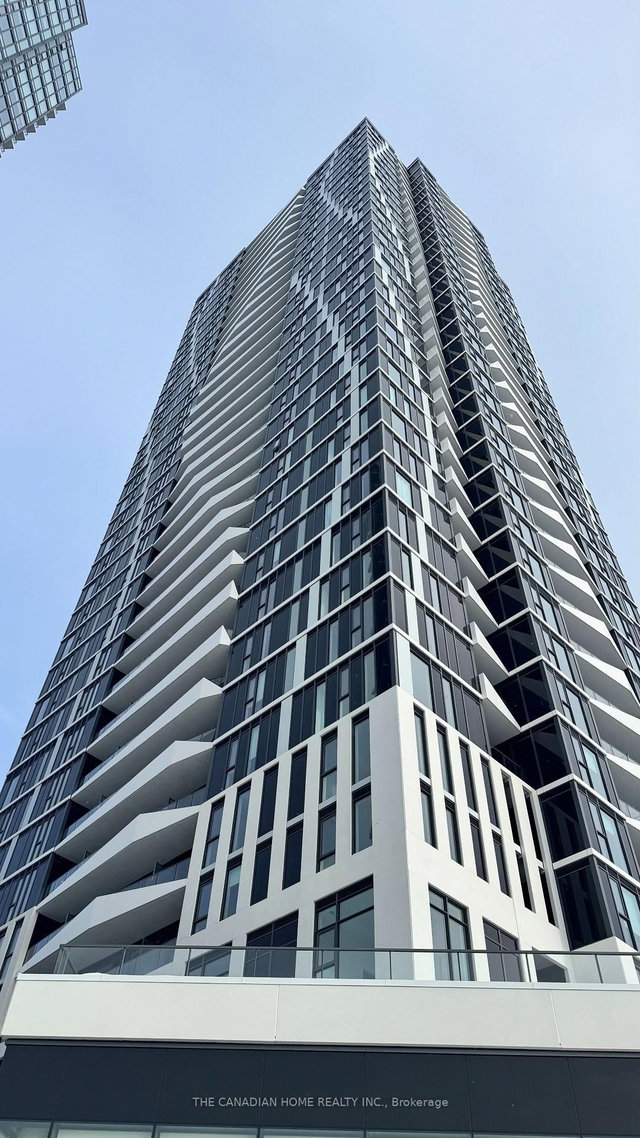 3305 - 25 Wellington St Street