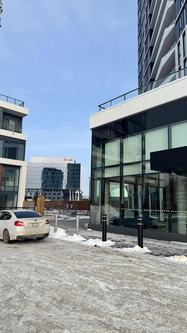 3305 - 25 Wellington St Street