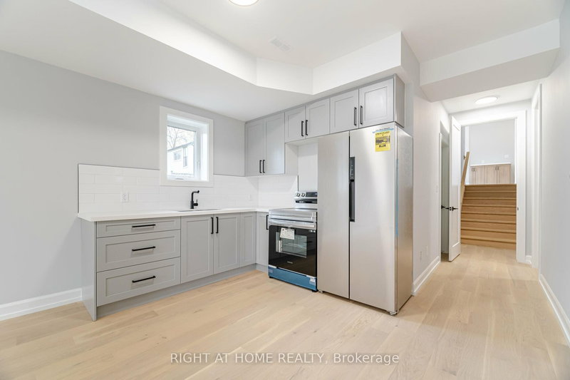 7934 Woodbine St, Niagara Falls, L2H 1C6 | Image 2