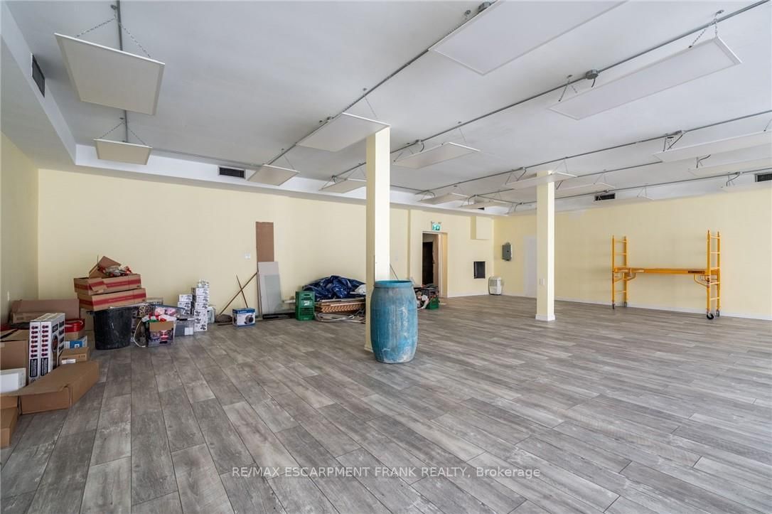 135 JAMES Street N, Unit 3 - Photo 11