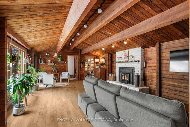 3826 Stonecrest Road