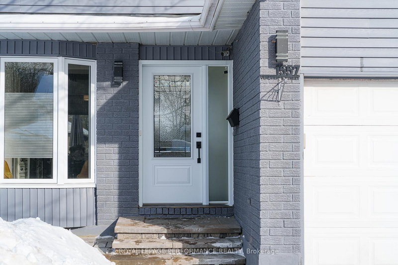 1557 Verchere St, Ottawa, K1C 7C7 | Image 3