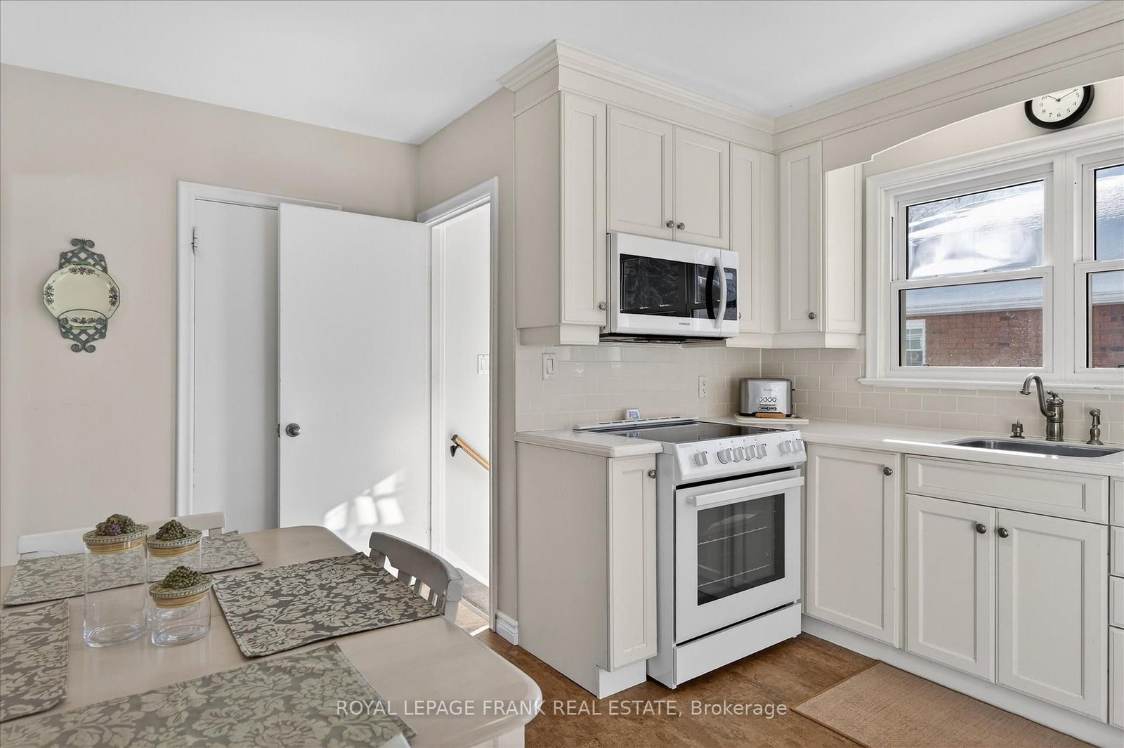 Detached House for sale at 797 Valleyview Drive, Peterborough, Ontario, K9J 6P9 - Monaghan Ward 2 - MLS: X12793310