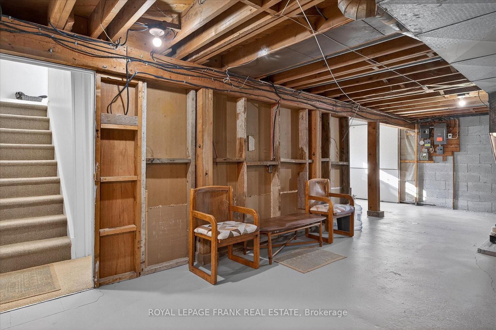 Detached House for sale at 797 Valleyview Drive, Peterborough, Ontario, K9J 6P9 - Monaghan Ward 2 - MLS: X12793310