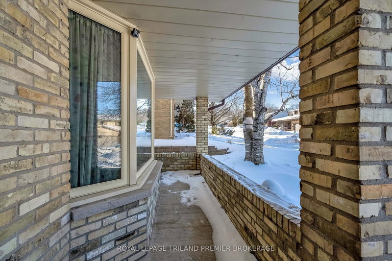 31 Foxcroft Cres, London South, N6K 3A3 | Image 2