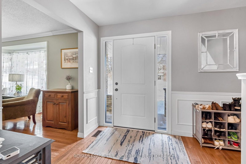 31 Foxcroft Cres, London South, N6K 3A3 | Image 3