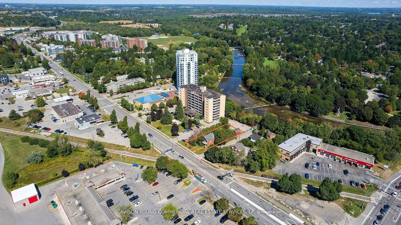 665 Woolwich Street - Photo 2