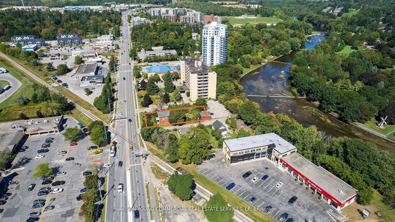 665 Woolwich Street - Photo 3