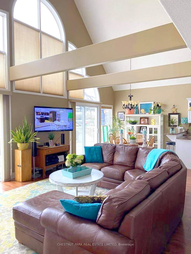 111 Wilson Lake Crescent