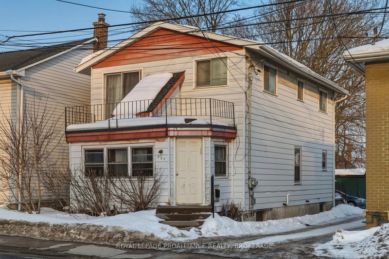 home for sale on 631 Victoria Street