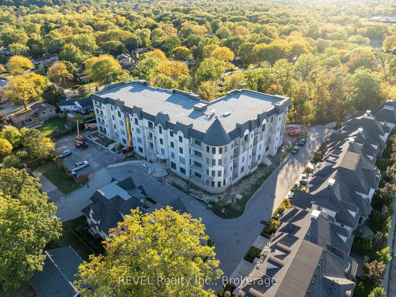 209 - 2 Arbourvale Common, St. Catharines, L2T 2Z9 | Image 3