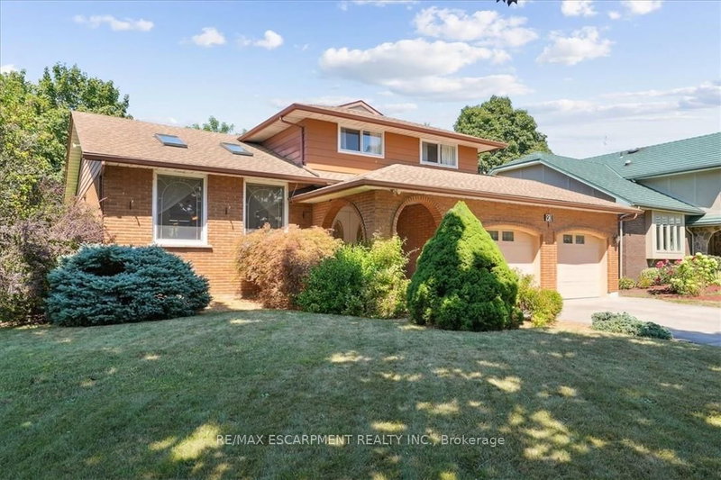 93 Westgate Park Dr, St. Catharines, L2N 5X1 | Image 2