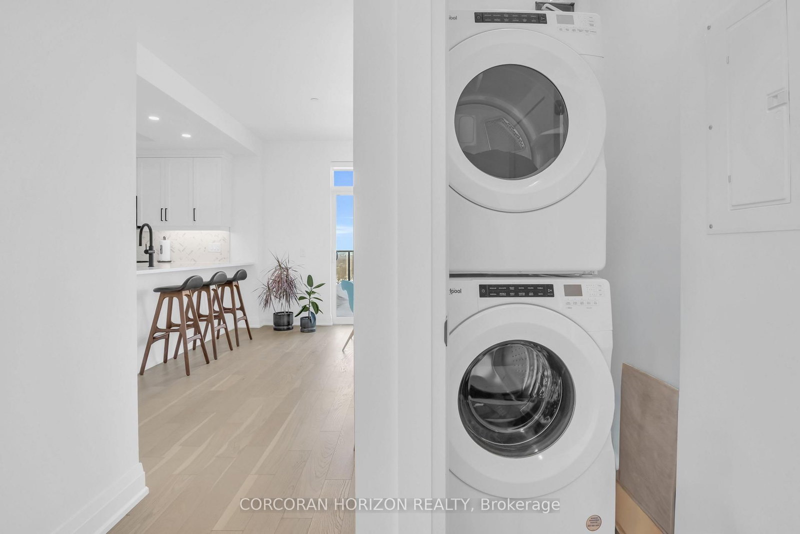 71 Wyndham Street S, Unit 1105 - Photo 31