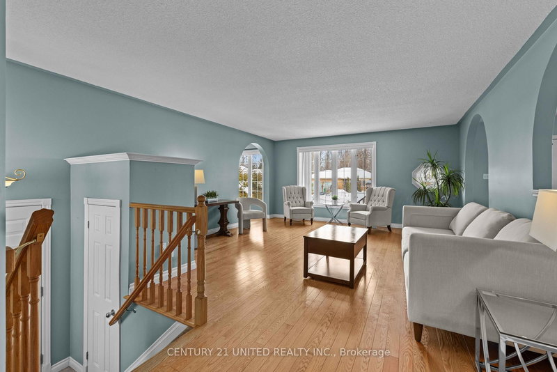 640 Brealey Dr, Peterborough, K9K 2M7 | Image 2