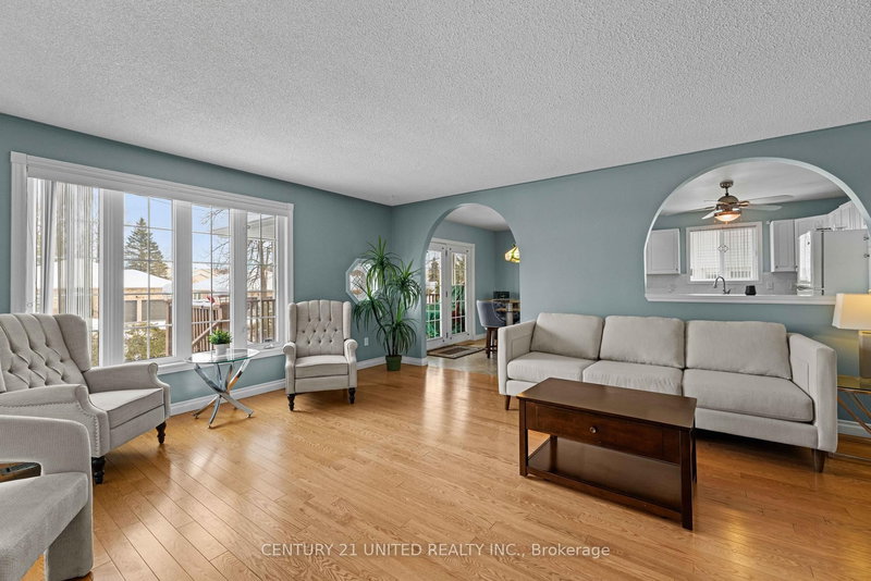 640 Brealey Dr, Peterborough, K9K 2M7 | Image 3