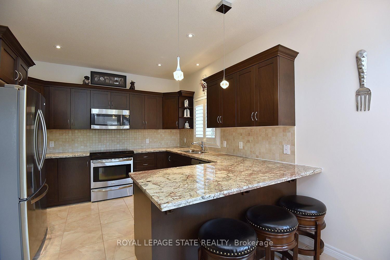 Detached House for sale at 12 Degrow Crescent, Hamilton, Ontario, L0R 1C0 - Rural Glanbrook - MLS: X12794304