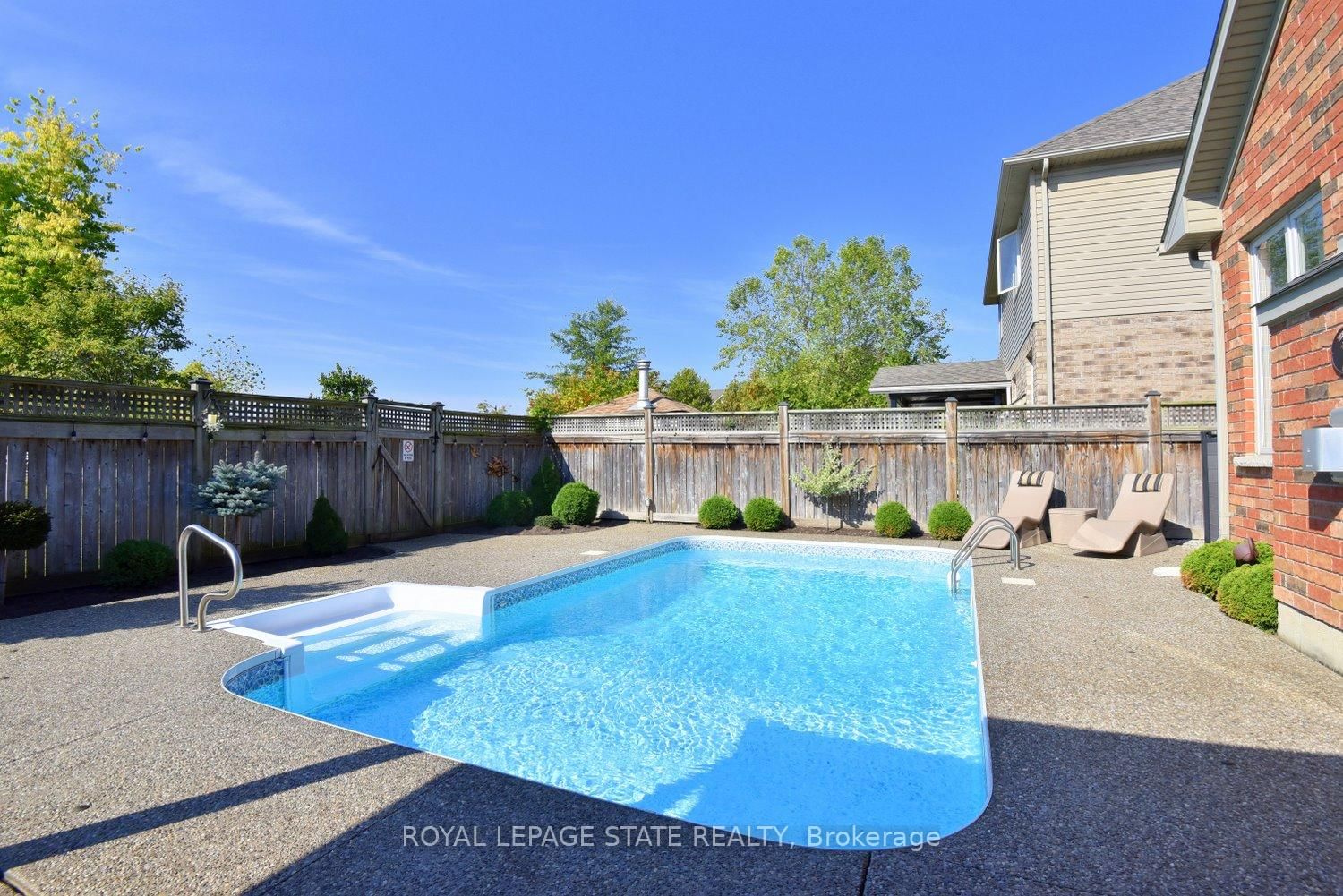 Detached House for sale at 12 Degrow Crescent, Hamilton, Ontario, L0R 1C0 - Rural Glanbrook - MLS: X12794304