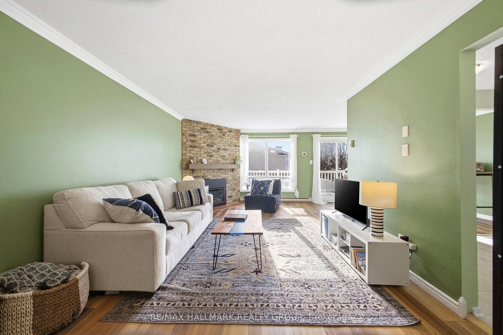 Listing Image 7
